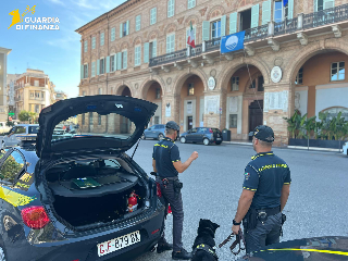 Civitanova Marche - Sequestrati oltre 100 grammi di hashish: denunciati un maggiorenne e un minorenne